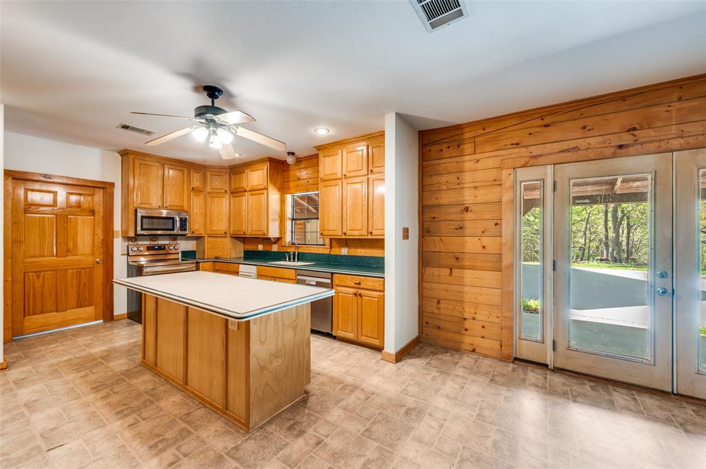 2383 Blanks Road Tioga, TX 76271 - Photo 7 of 24