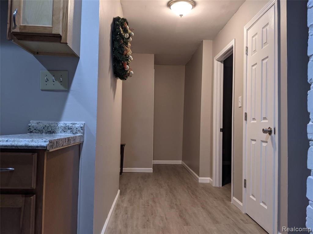 4051 Hunter Road Flint, MI 48504 - Photo 8 of 37