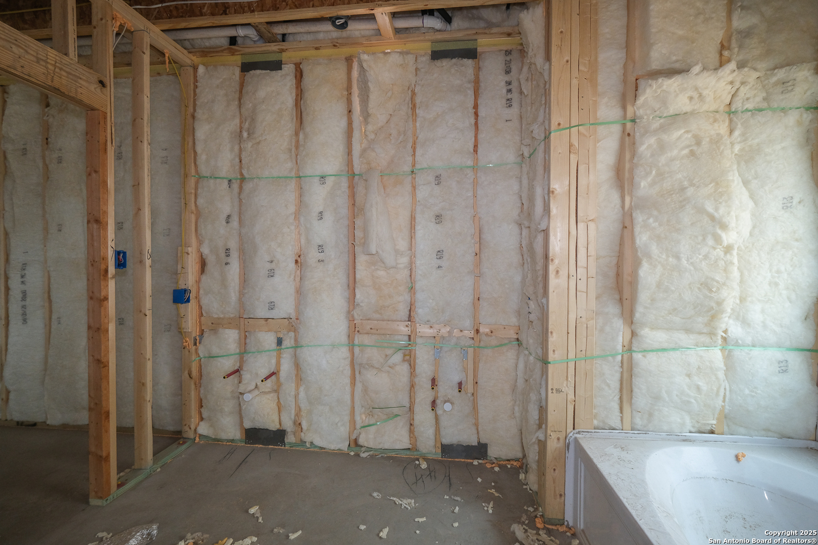 3022 Selhurst Street Converse, TX 78109 - Photo 20 of 32 a bathroom with a shower and a sink