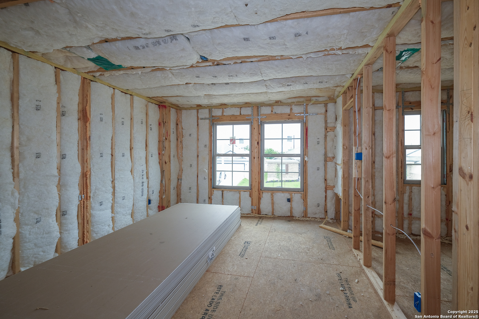3022 Selhurst Street Converse, TX 78109 - Photo 25 of 32 a view of a bedroom with windows