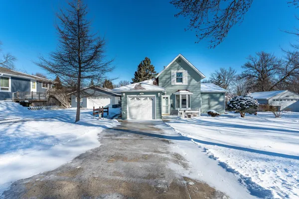 $165,000 | 526 West Douglas Avenue, Fergus Falls, MN 56537