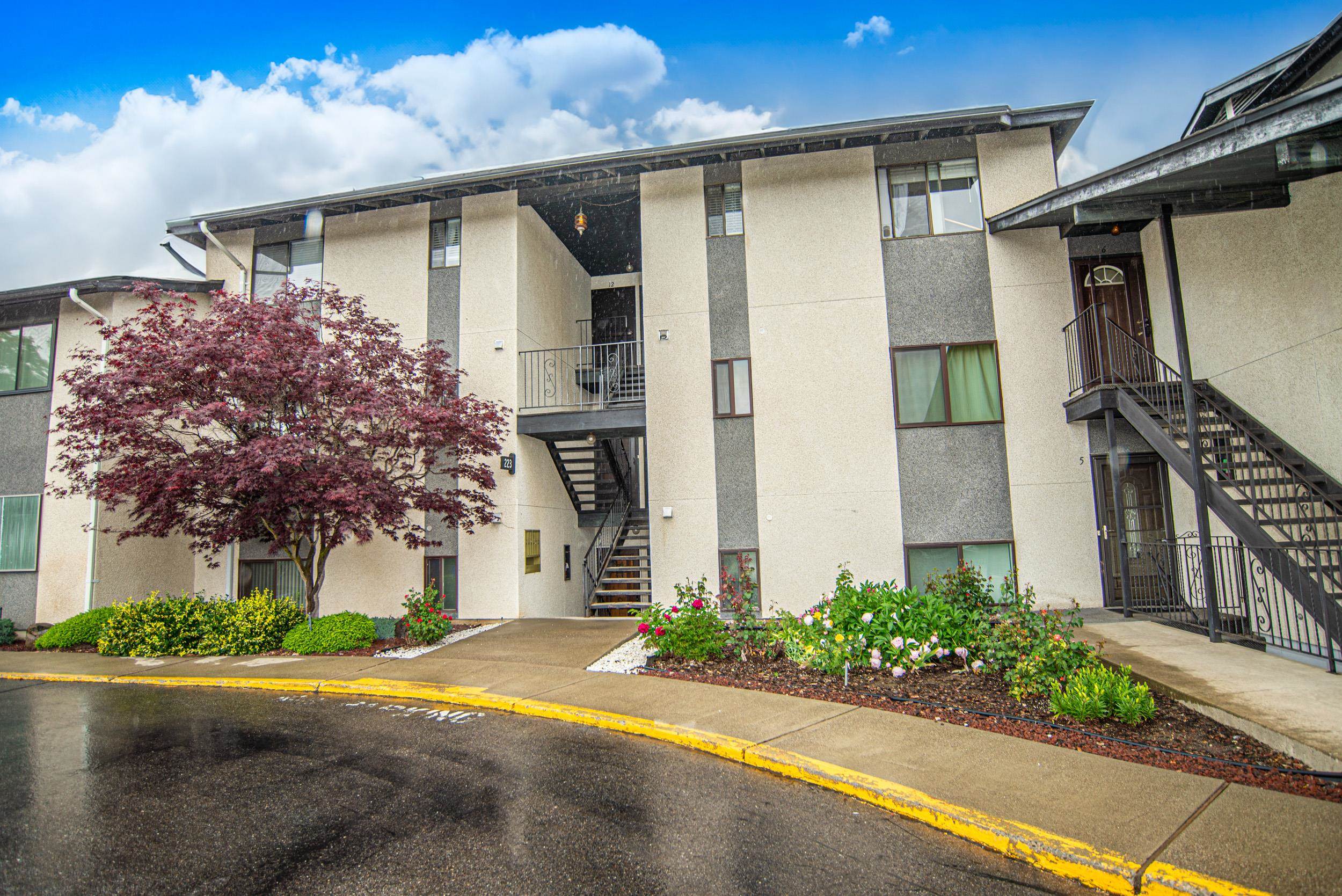 223 North Raymond Road, Unit 11 Spokane Valley, WA 99206 - Photo 1 of 16