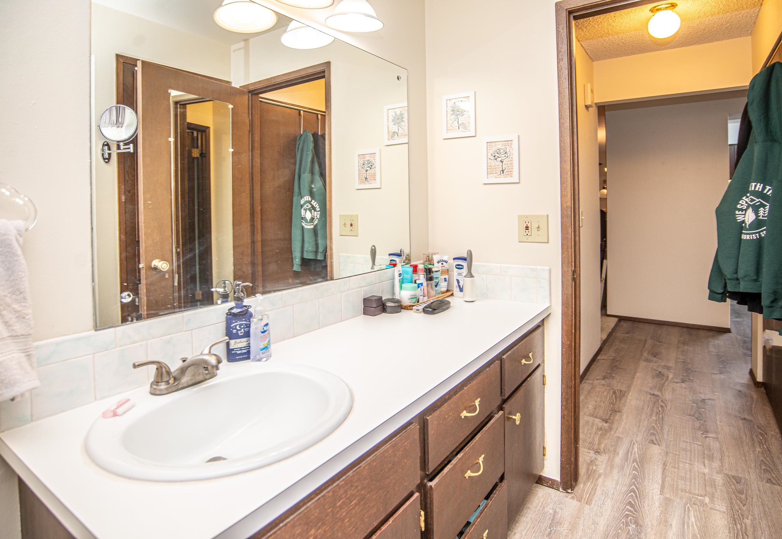 223 North Raymond Road, Unit 11 Spokane Valley, WA 99206 - Photo 7 of 16