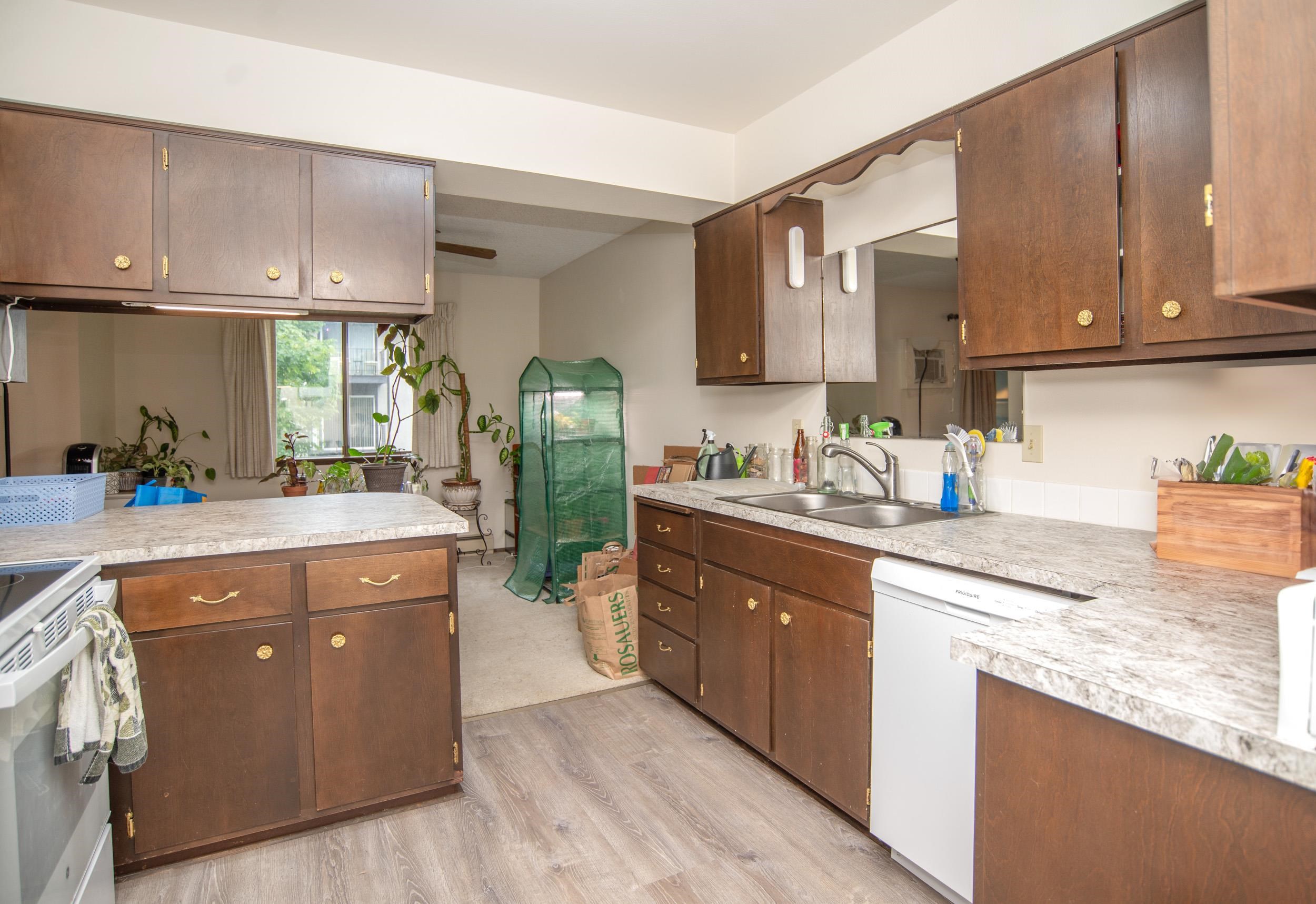 223 North Raymond Road, Unit 11 Spokane Valley, WA 99206 - Photo 9 of 16