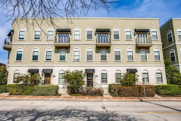$3,000 | 3405 Bryan Street, Unit F, Dallas, TX 75204