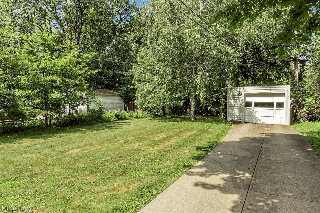 1500 Maplegrove Road South Euclid, OH 44121 - Photo 3 of 18