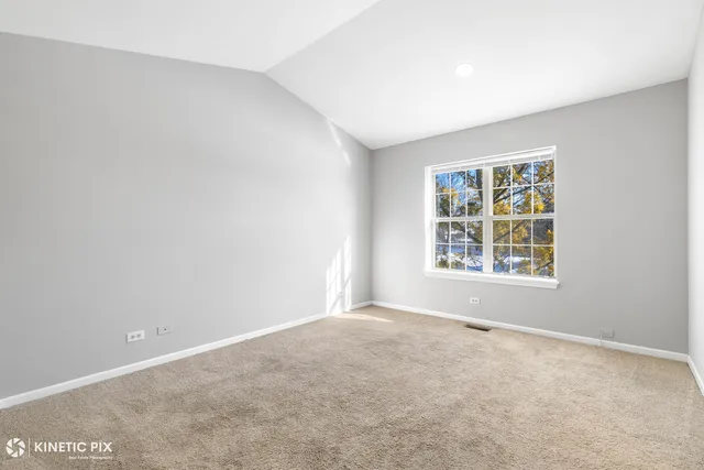 $2,700 | 313 Cromwell Court, Unit 313, Westmont, IL 60559