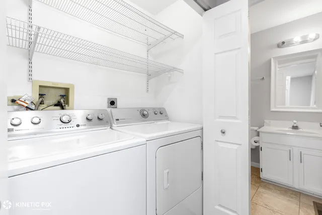 $2,700 | 313 Cromwell Court, Unit 313, Westmont, IL 60559