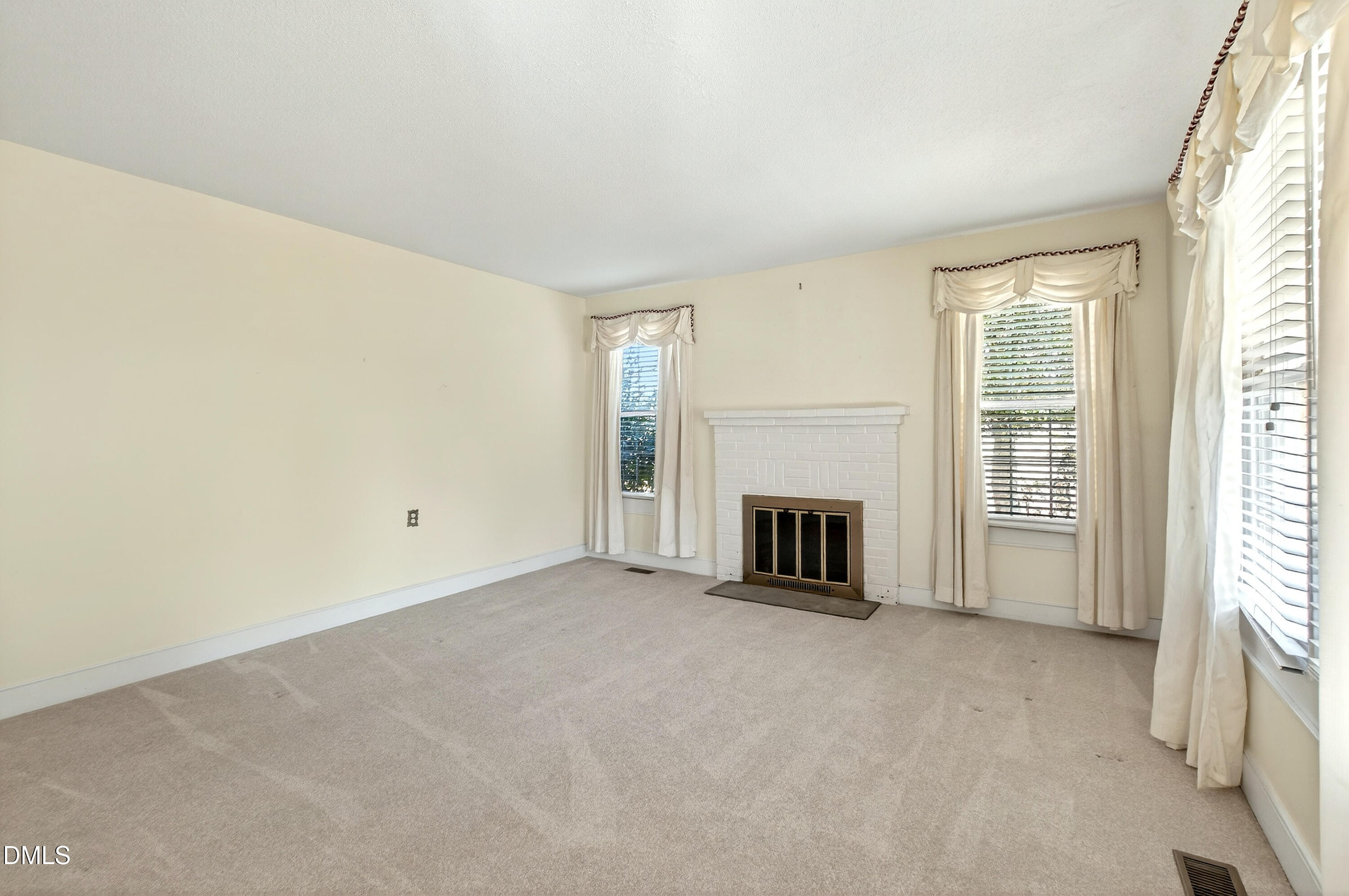 5964 Godwin Lake Road Dunn, NC 28334 - Photo 12 of 60 Parlor