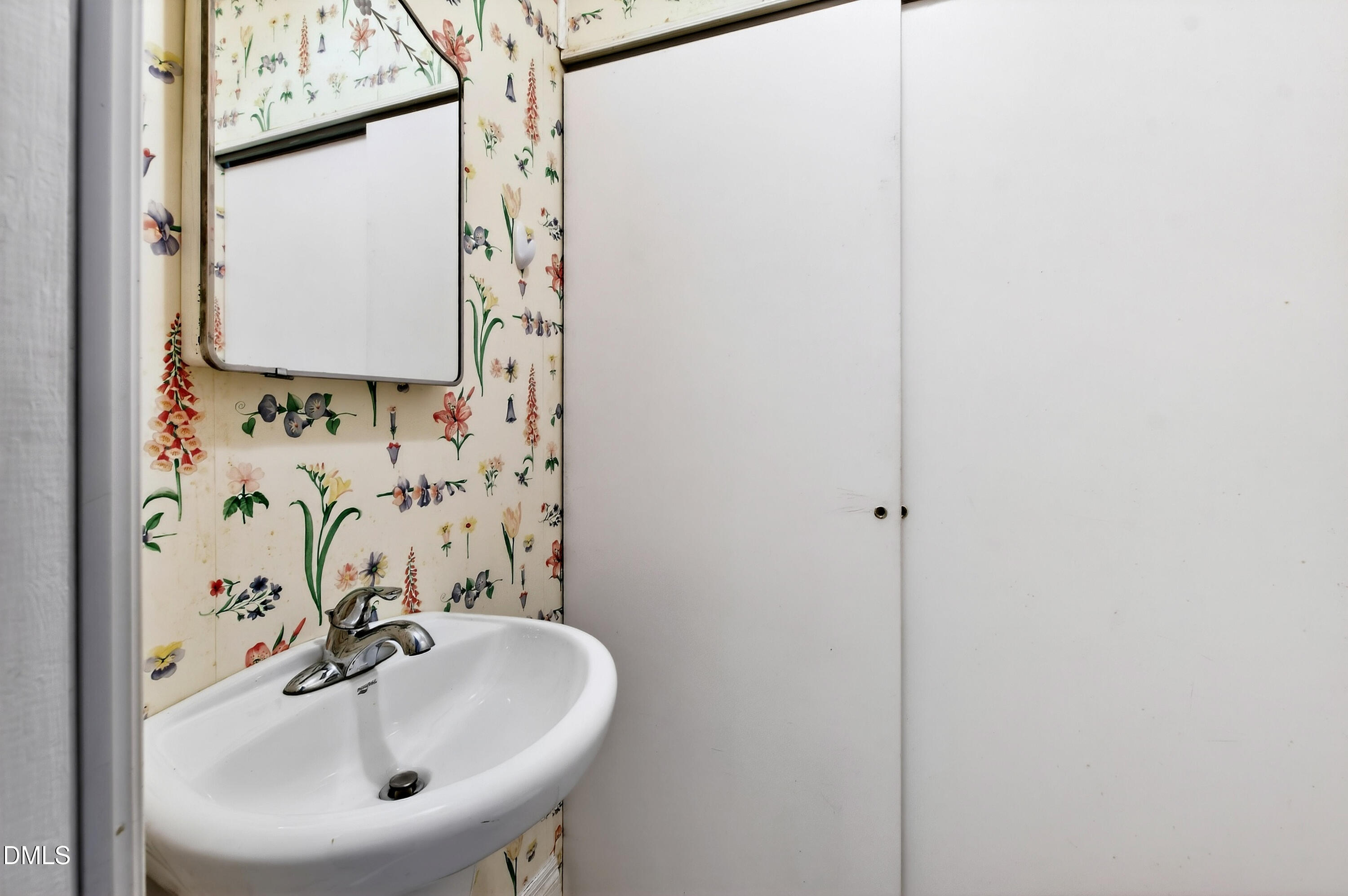 5964 Godwin Lake Road Dunn, NC 28334 - Photo 24 of 60 Powder Room