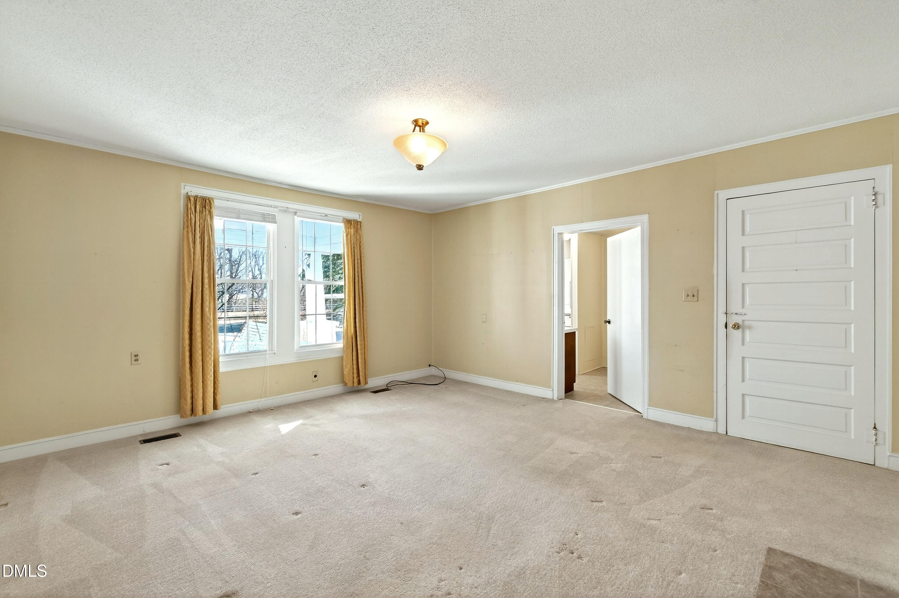 5964 Godwin Lake Road Dunn, NC 28334 - Photo 26 of 60 Living Room