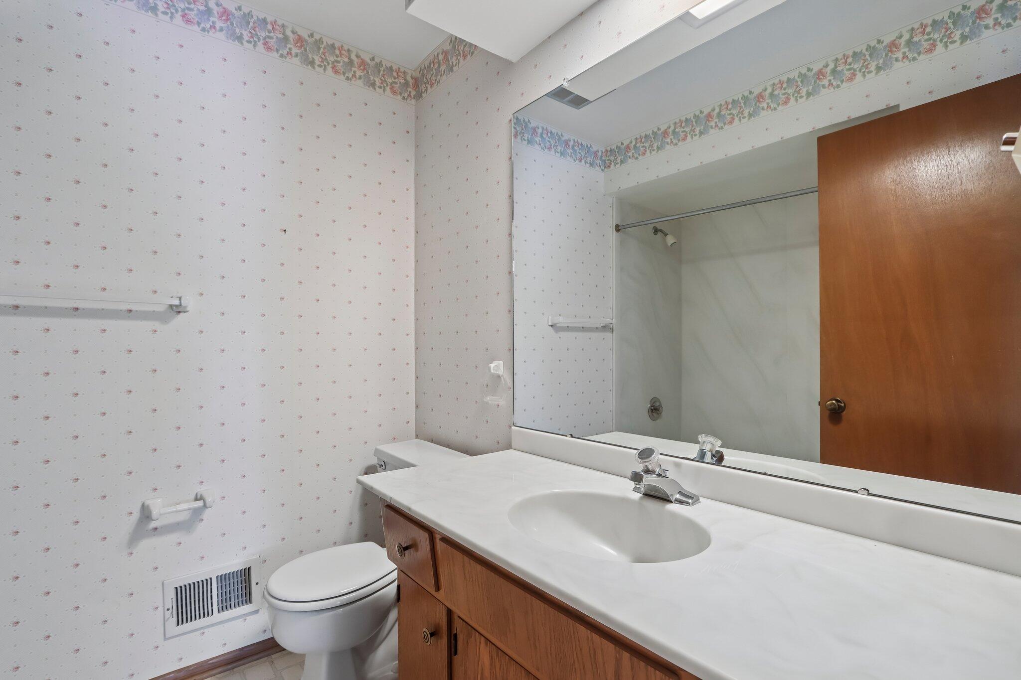 7400 North Pierron Road Glendale, WI 53209 - Photo 30 of 49 upper level hall bath