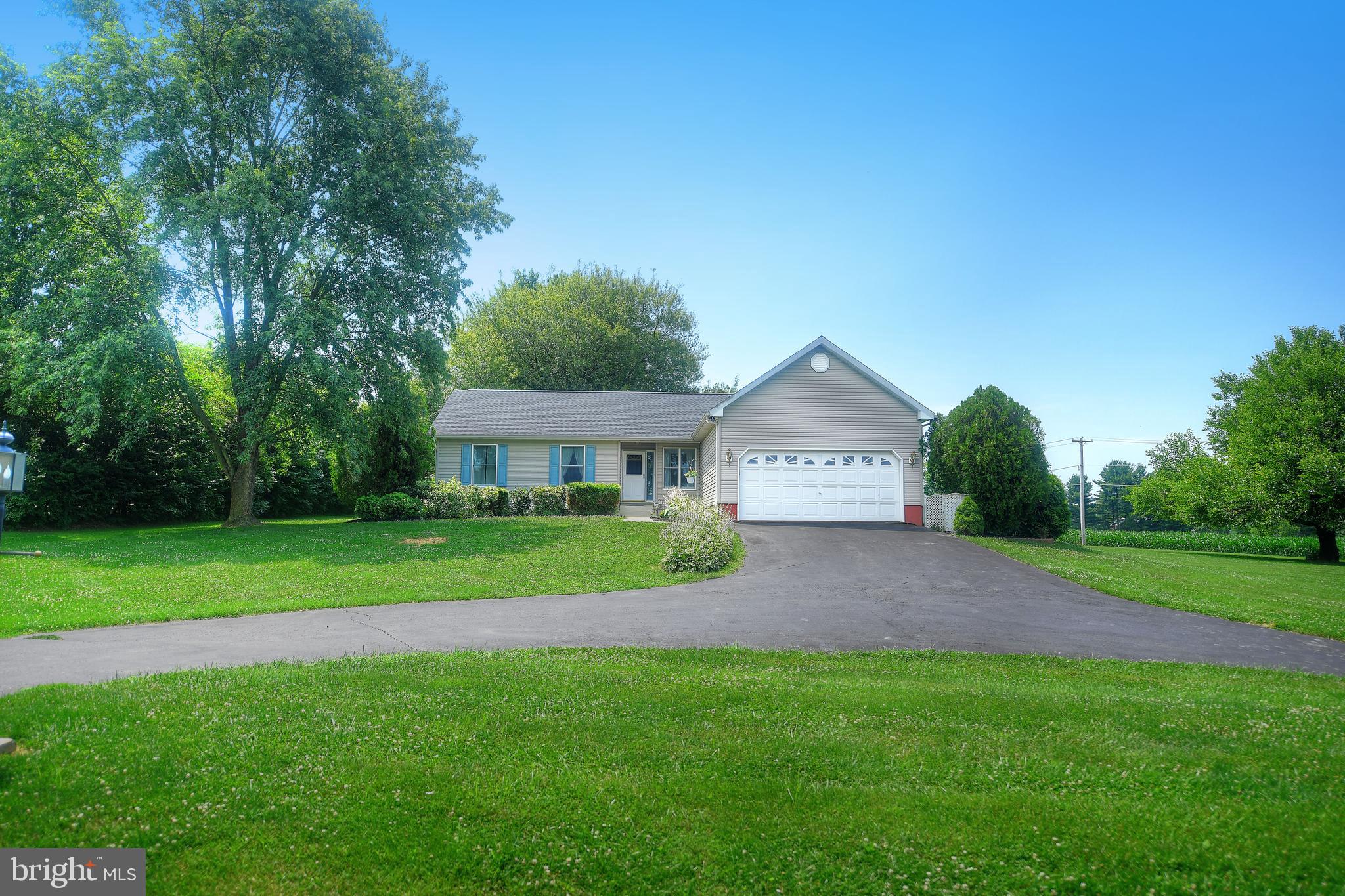 WELCOME HOME! BEAUTIFUL RANCHER