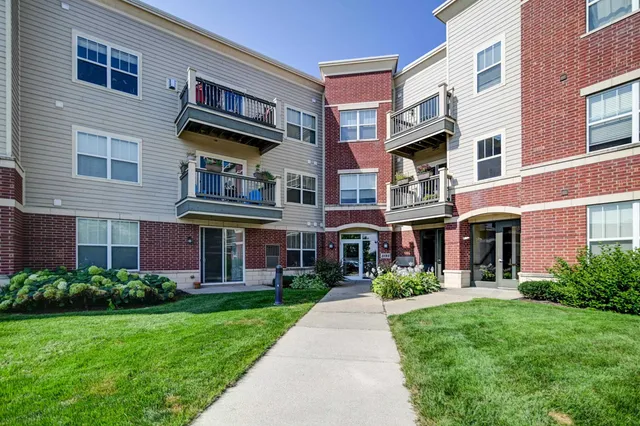 $289,500 | 5198 Sassafras Drive, Unit 311, Fitchburg, WI 53711