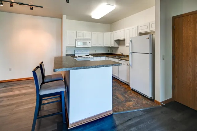 $289,500 | 5198 Sassafras Drive, Unit 311, Fitchburg, WI 53711