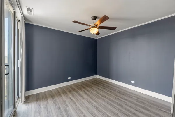 $175,000 | 5900 Oakwood Drive, Unit 5F, Lisle, IL 60532
