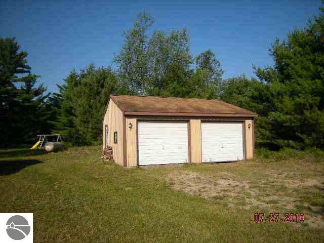 2988 Crofton Road South Boardman, MI 49680 - Photo 3 of 15 1729305-2.JPG