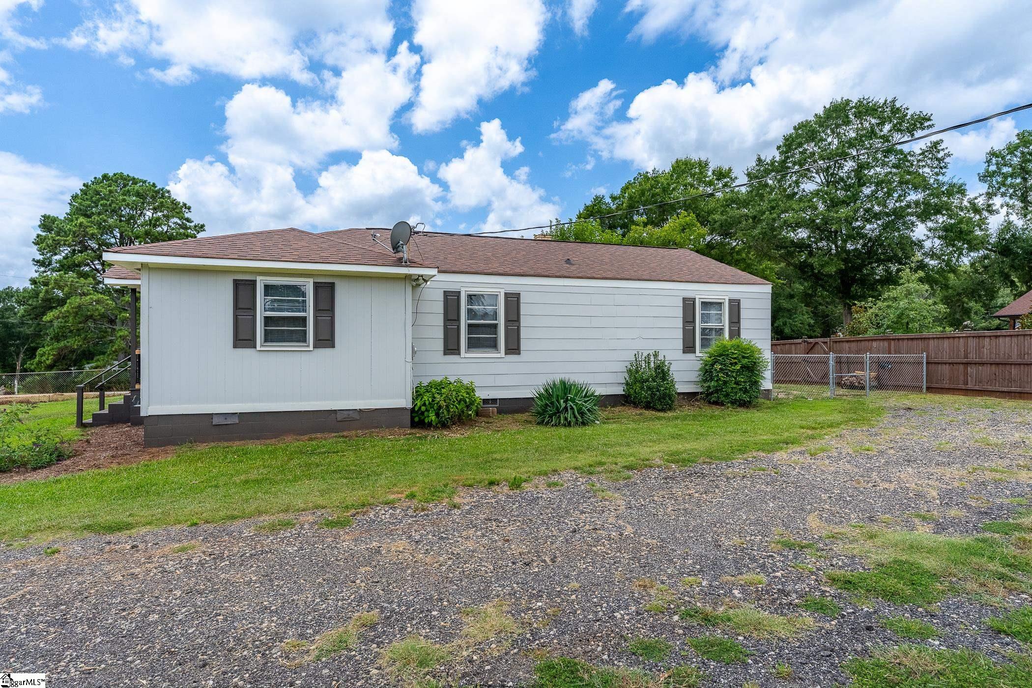 101 Duncan Heights Road Duncan, SC 29334 - Photo 2 of 13 Gallery Image 2