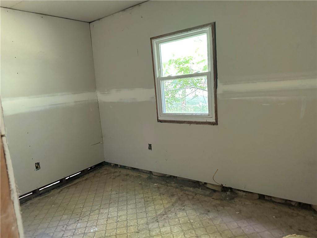 578 Mercer Road Butler, PA 16001 - Photo 13 of 16 Gallery Image 13