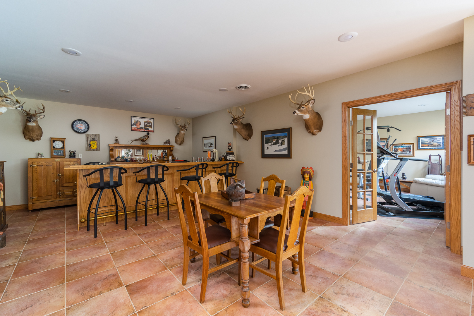 41 Oak Ridge Drive LaSalle, IL 61301 - Photo 25 of 38 a dining room with furniture and a view of kitchen