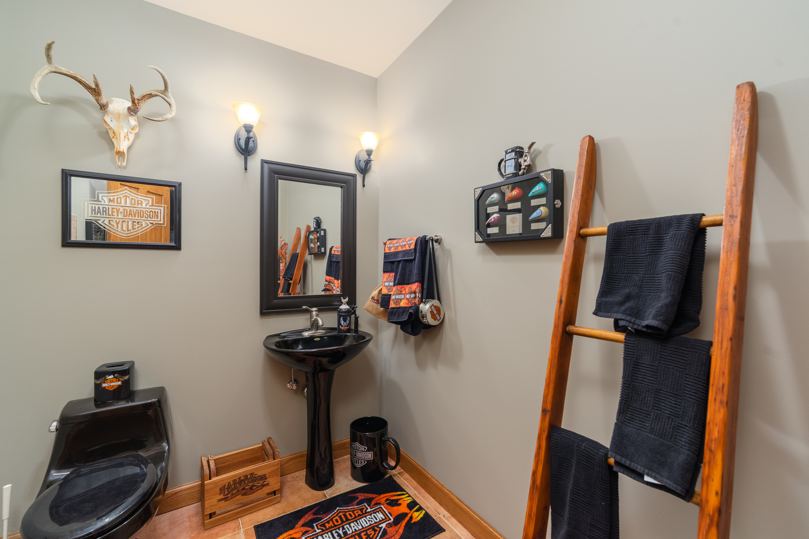 41 Oak Ridge Drive LaSalle, IL 61301 - Photo 27 of 38 a view of a room with gym equipment