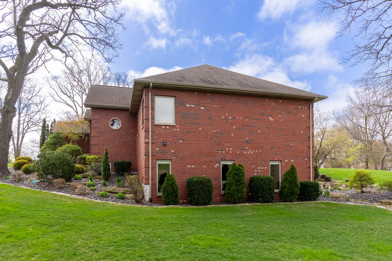41 Oak Ridge Drive LaSalle, IL 61301 - Photo 6 of 38 a view of a building with a yard