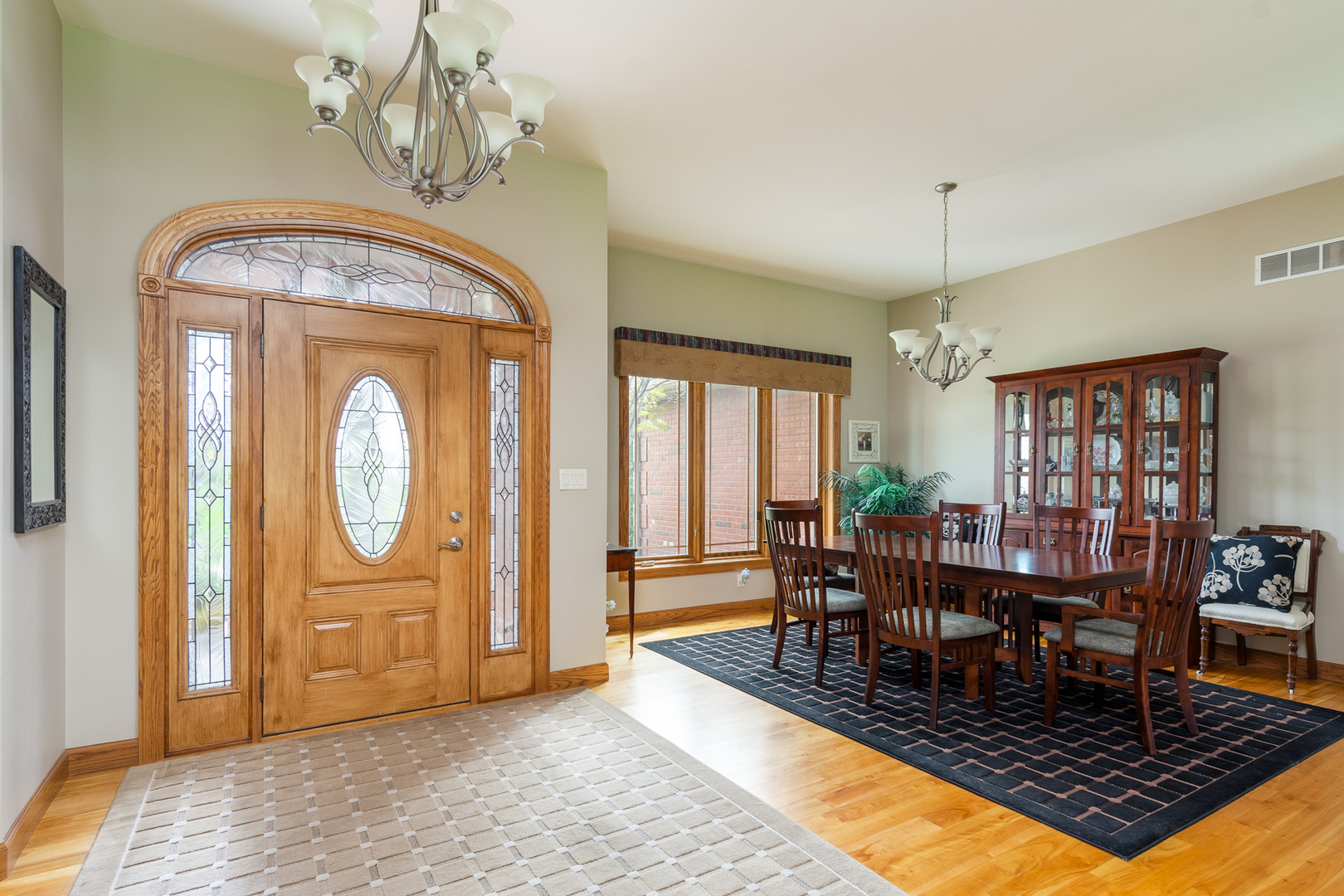 41 Oak Ridge Drive LaSalle, IL 61301 - Photo 7 of 38 a view of a livingroom with furniture window and wooden floor