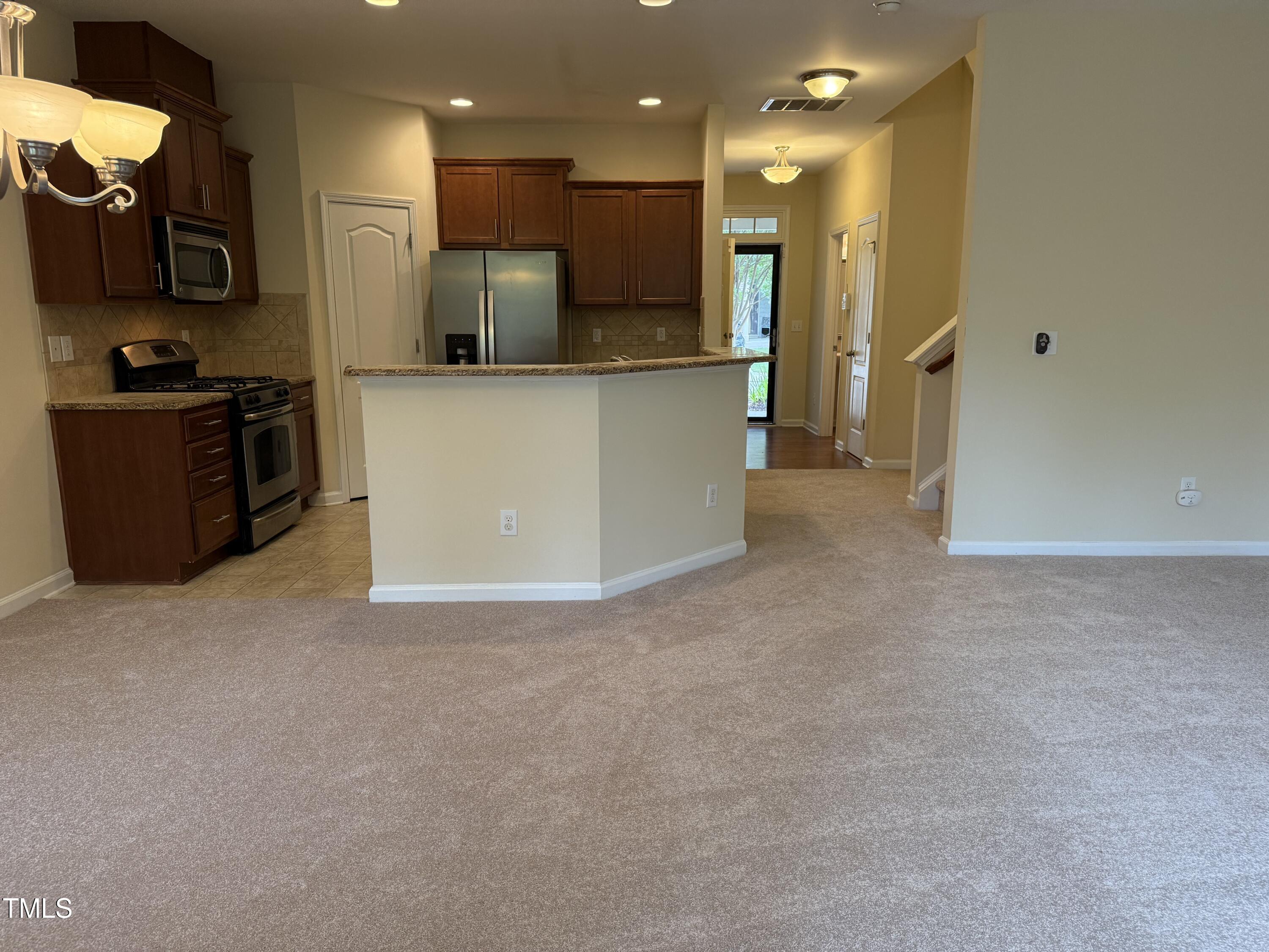8254 Primanti Boulevard Raleigh, NC 27612 - Photo 18 of 39 IMG_3697
