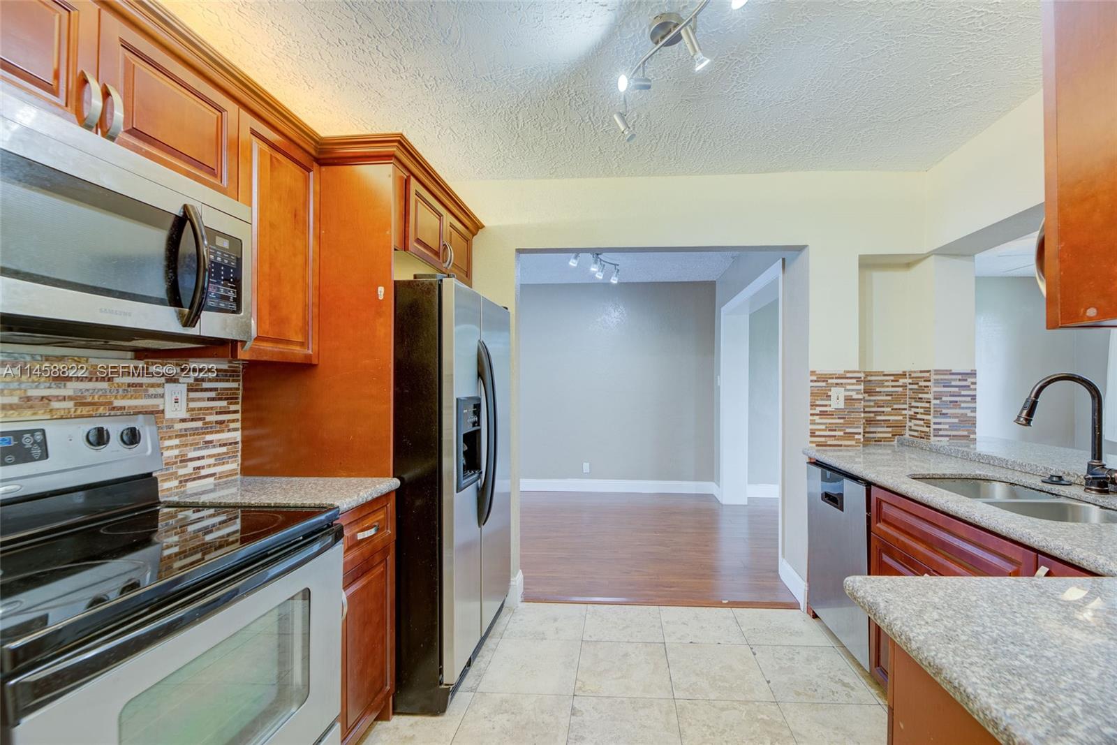6001 Northwest 66th Terrace Tamarac, FL 33321 - Photo 12 of 34