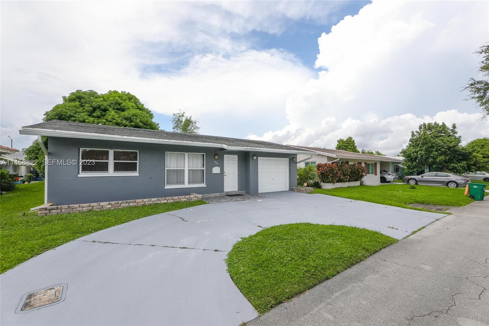 6001 Northwest 66th Terrace Tamarac, FL 33321 - Photo 3 of 34