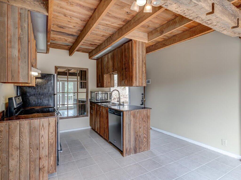 278 Hampton Drive Rutledge, TN 37861 - Photo 6 of 42 278 Hampton Drive - 6
