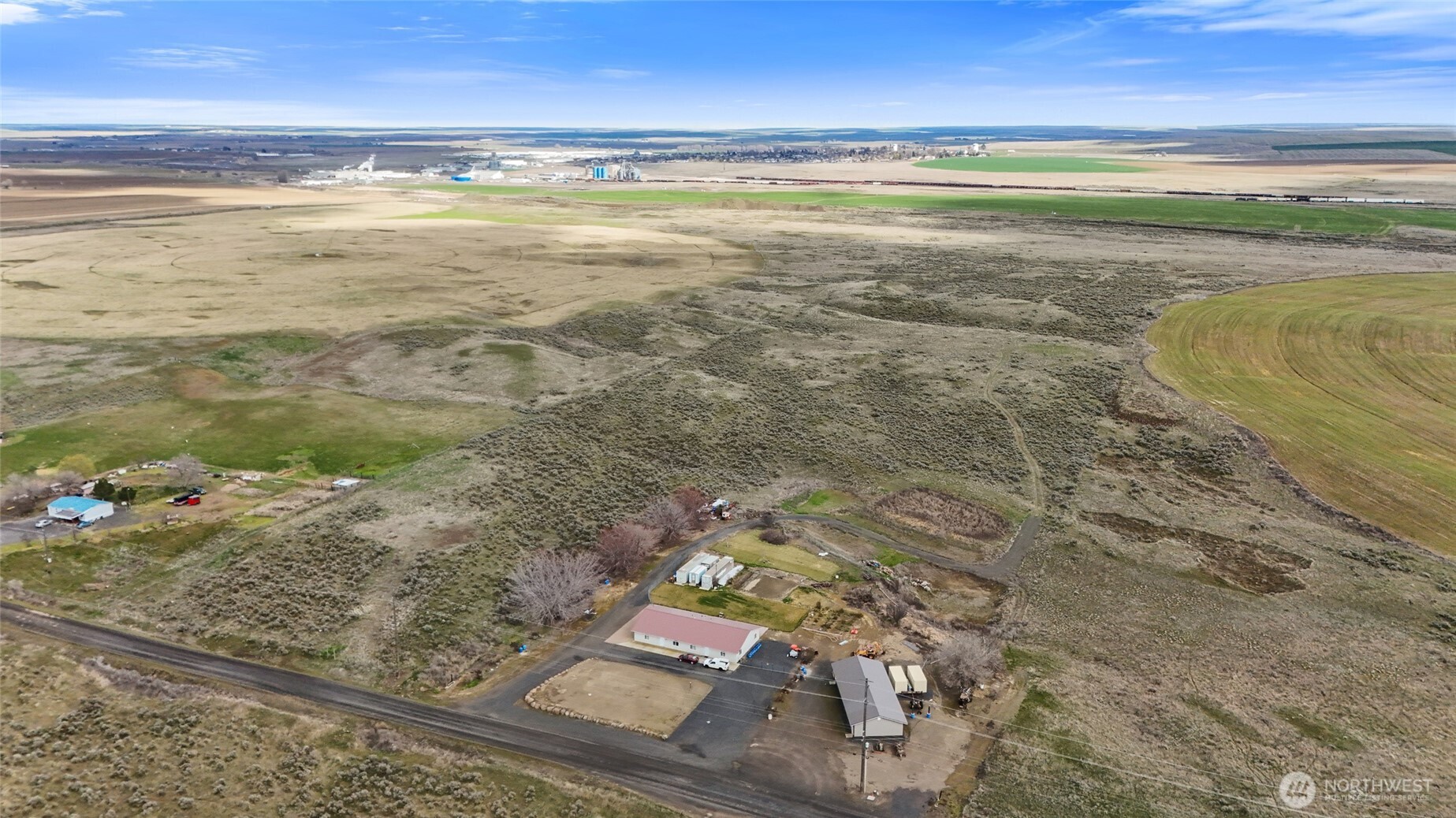 9051 Southeast Se Road Warden, WA 98857 - Photo 13 of 15 a view of an ocean and beach