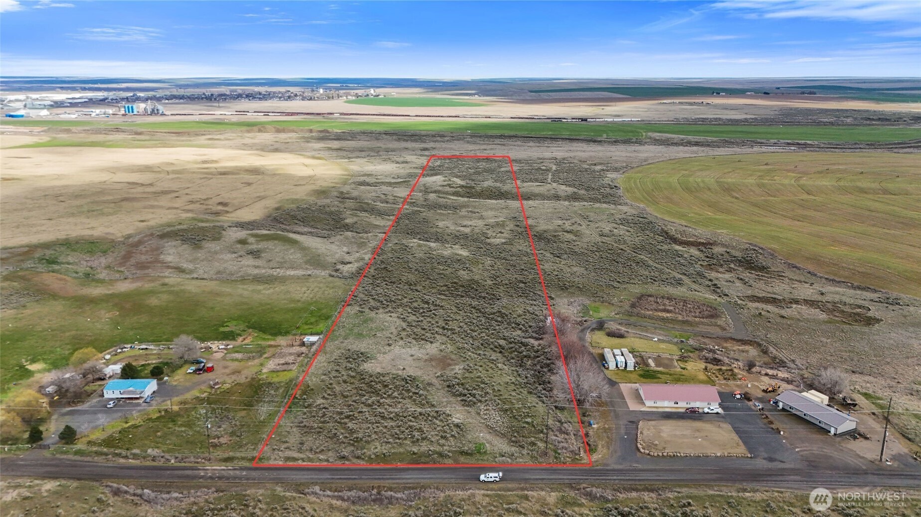 9051 Southeast Se Road Warden, WA 98857 - Photo 2 of 15 a view of an ocean beach