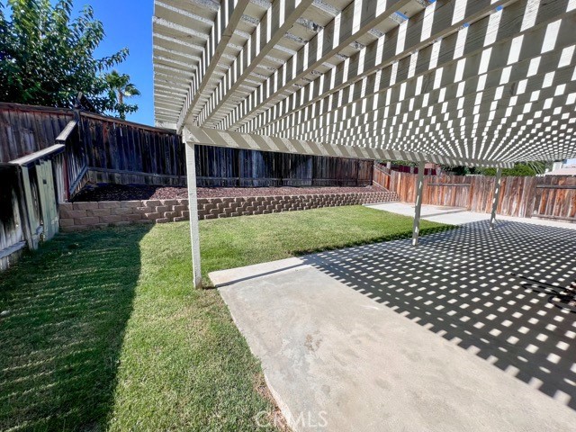 39879 Osprey Road Murrieta, CA 92562 - Photo 32 of 38 a view of a backyard