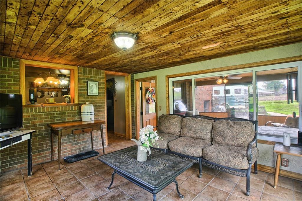 1000 Tray Road Irwin, PA 15642 - Photo 6 of 23 Gallery Image 6