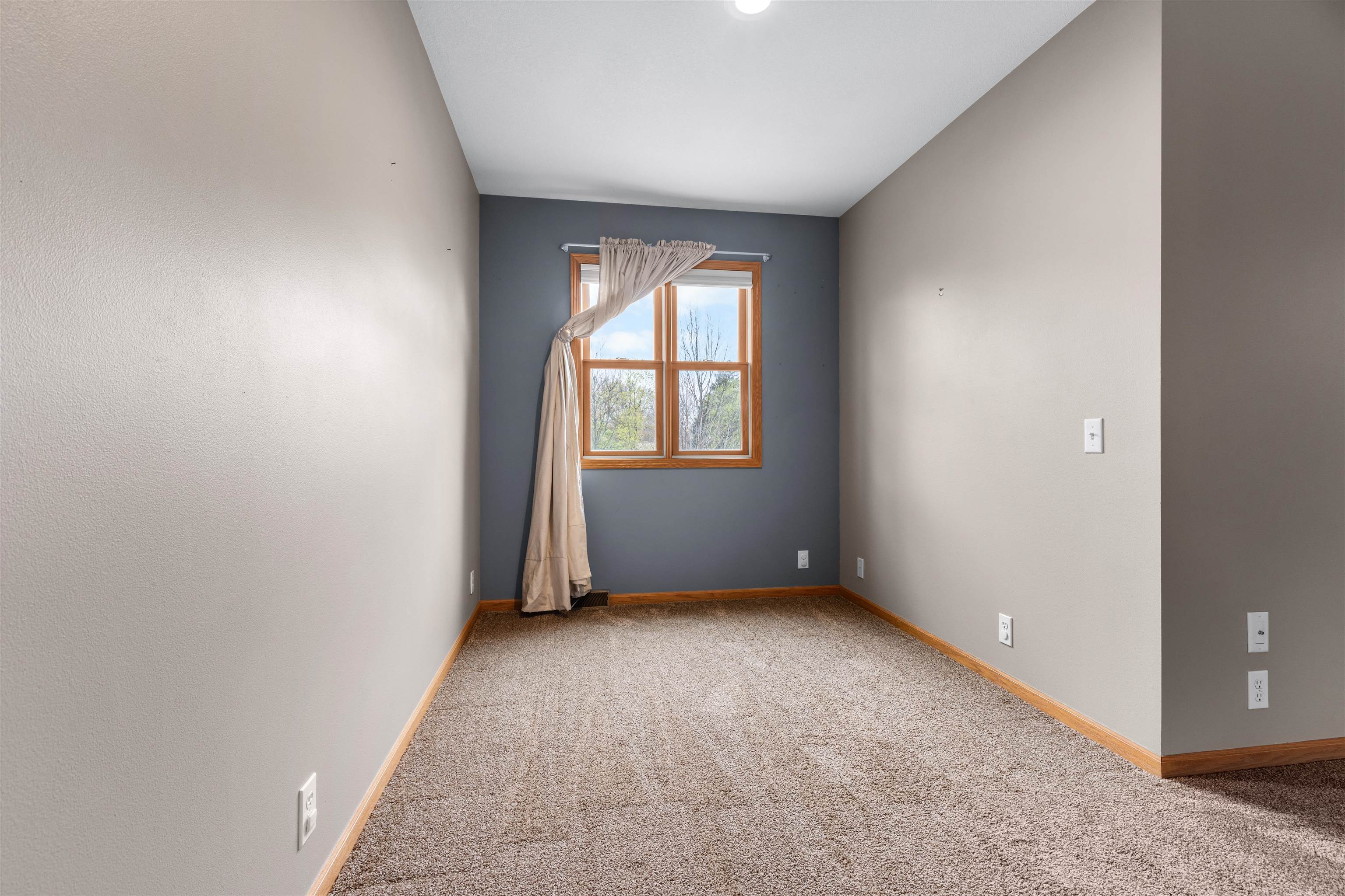 607 South 6th Street Oregon, IL 61061 - Photo 15 of 23 an empty room with windows