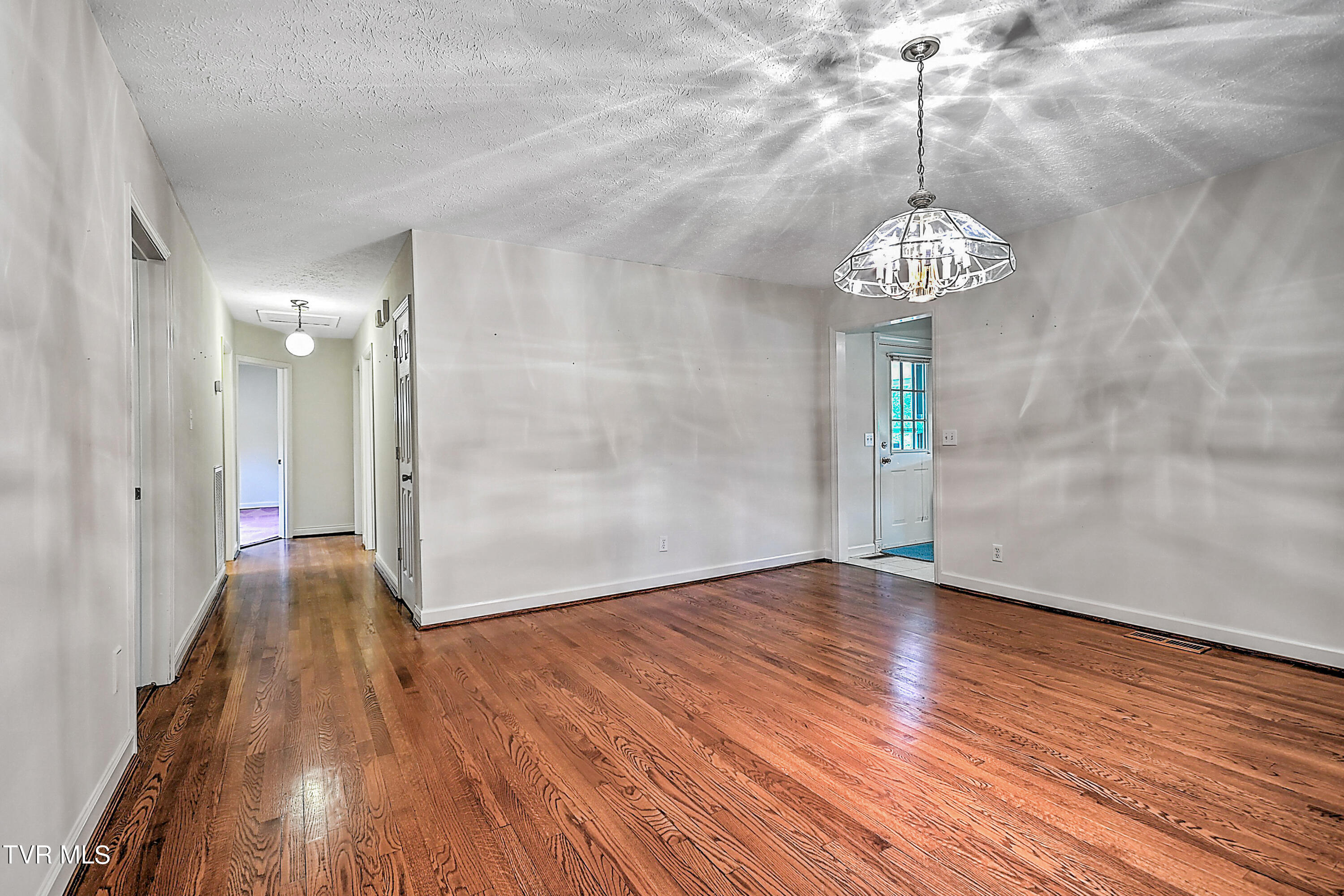 237 Edgefield Road Piney Flats, TN 37686 - Photo 32 of 69 237 Edgefield MD-31