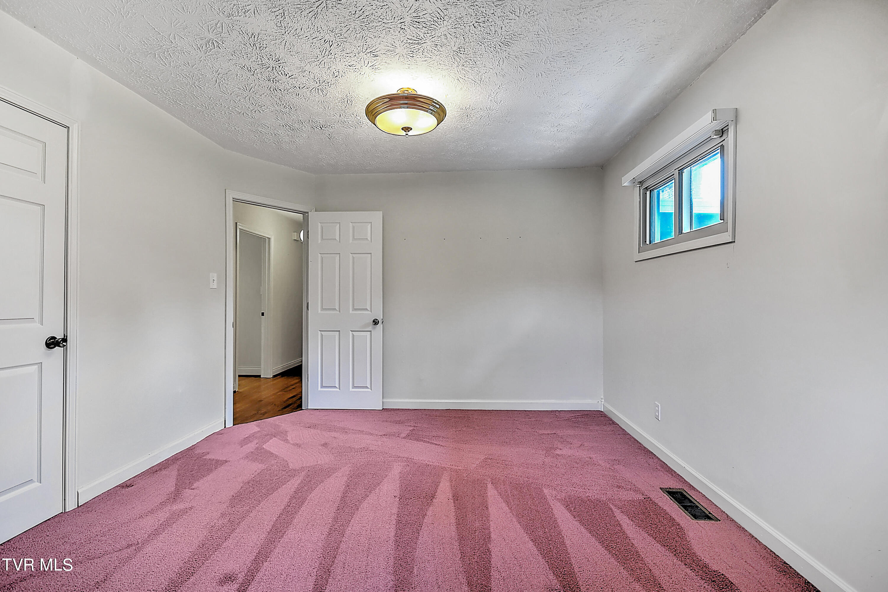 237 Edgefield Road Piney Flats, TN 37686 - Photo 38 of 69 237 Edgefield MD-37