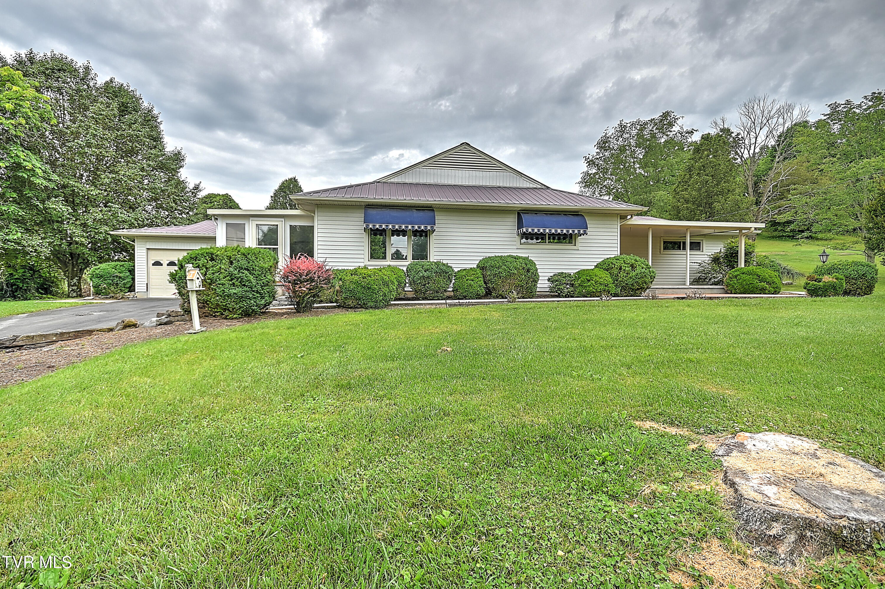 237 Edgefield Road Piney Flats, TN 37686 - Photo 4 of 69 237 Edgefield MD-3