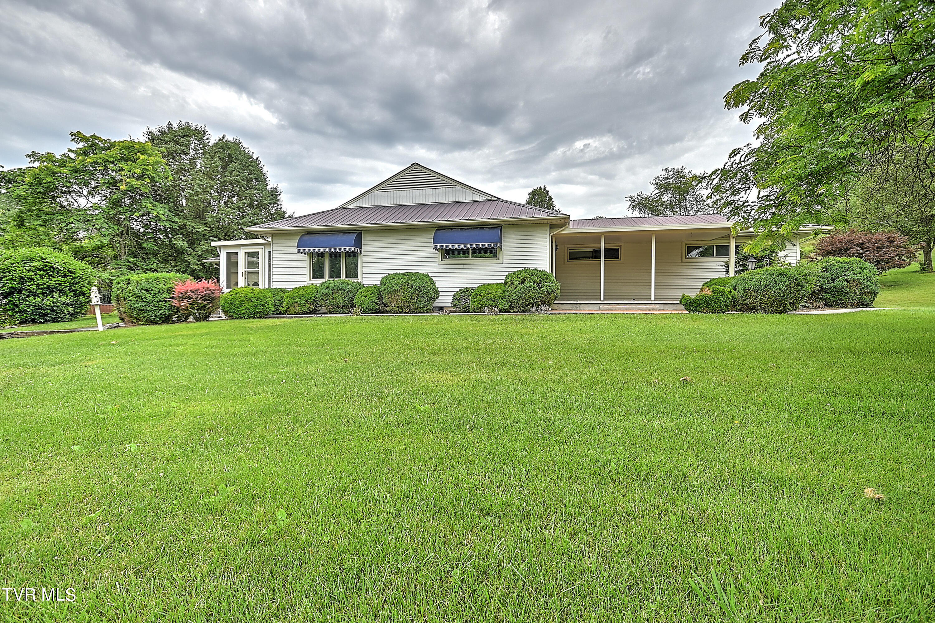 237 Edgefield Road Piney Flats, TN 37686 - Photo 5 of 69 237 Edgefield MD-4