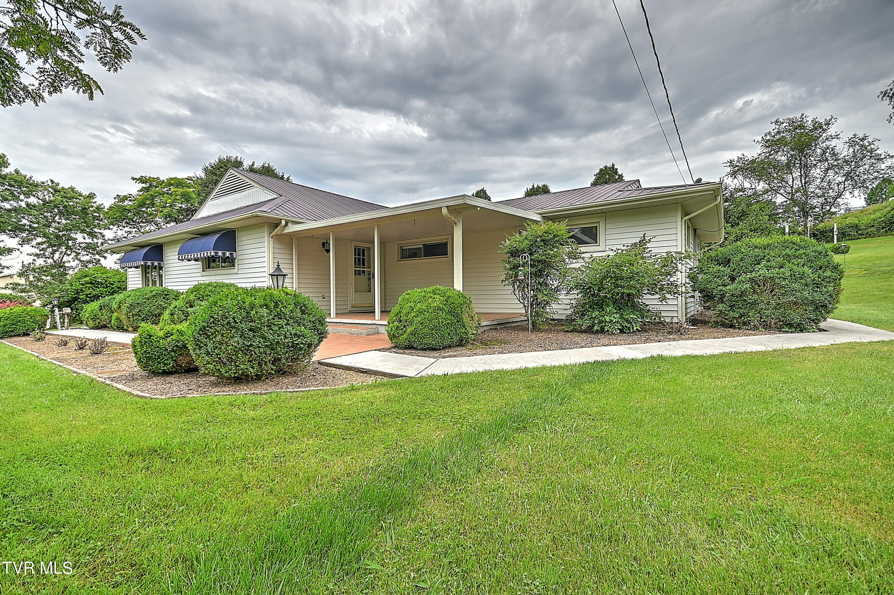 237 Edgefield Road Piney Flats, TN 37686 - Photo 6 of 69 237 Edgefield MD-5