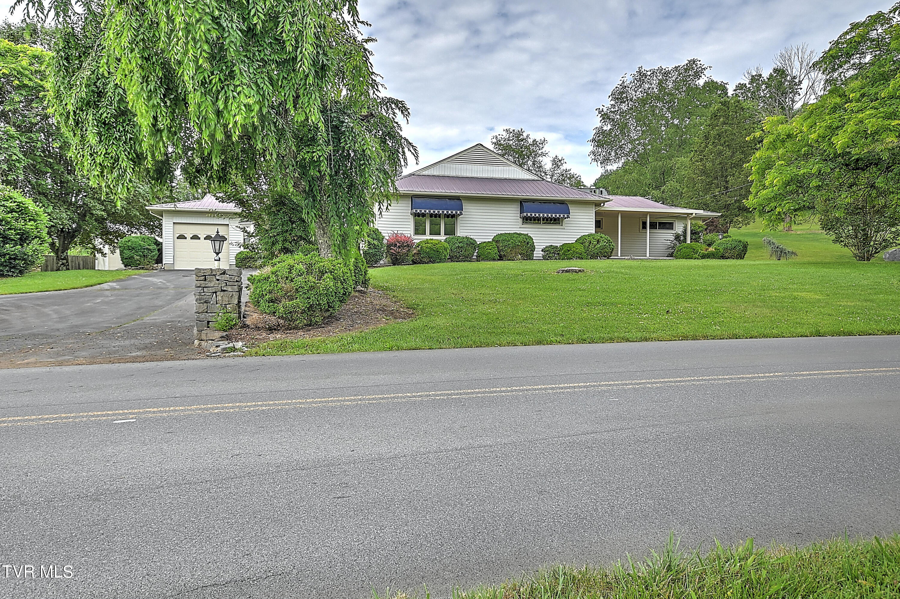 237 Edgefield Road Piney Flats, TN 37686 - Photo 7 of 69 237 Edgefield MD-6
