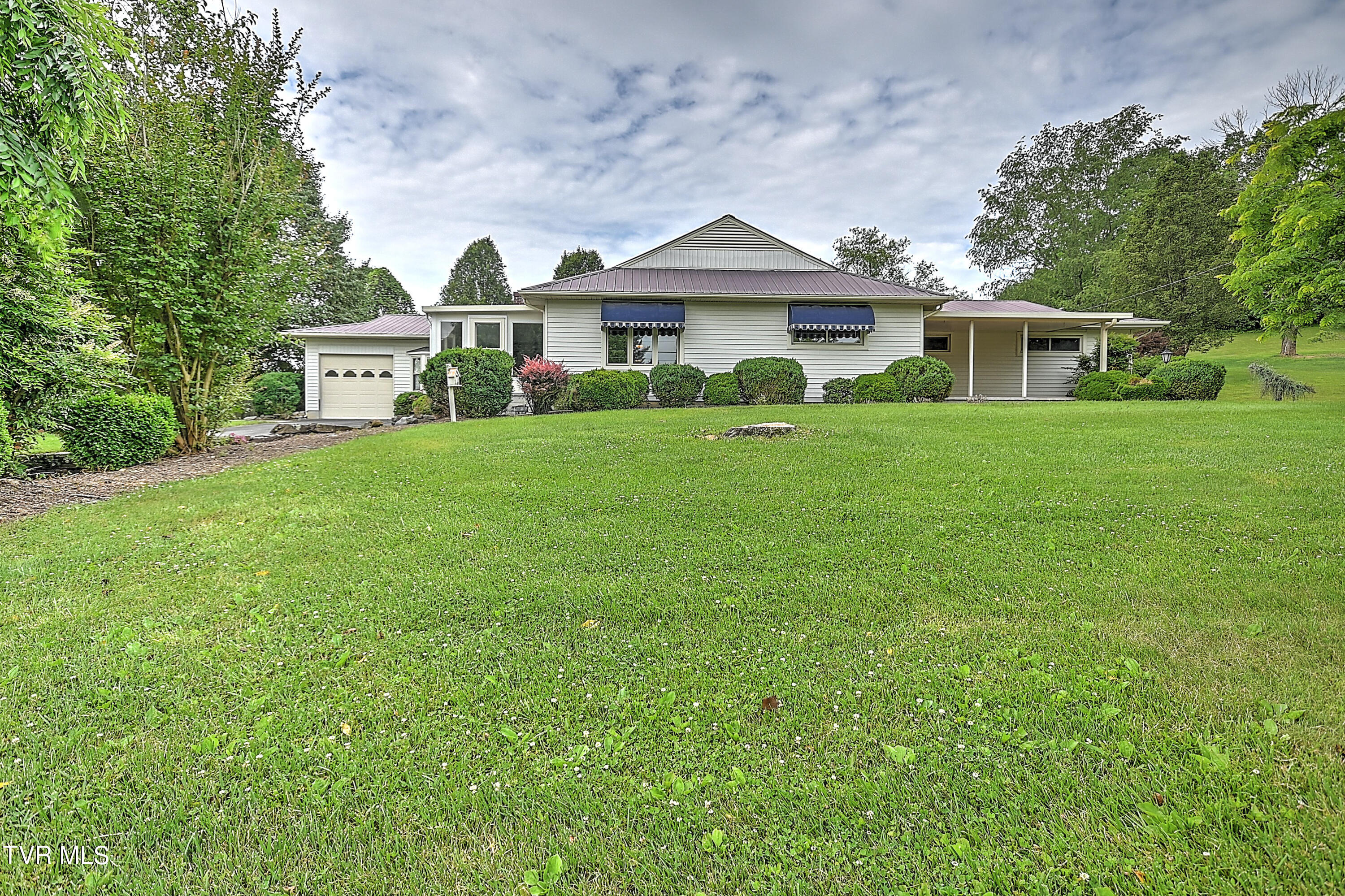 237 Edgefield Road Piney Flats, TN 37686 - Photo 8 of 69 237 Edgefield MD-7