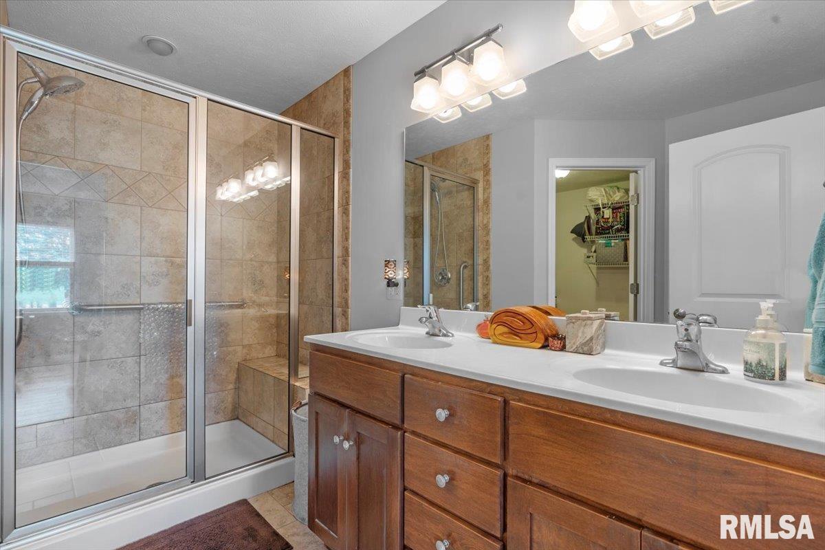 2704 Buckskin Trail Springfield, IL 62711 - Photo 15 of 40