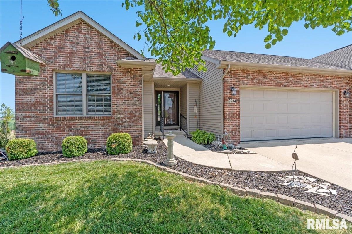 2704 Buckskin Trail Springfield, IL 62711 - Photo 2 of 40