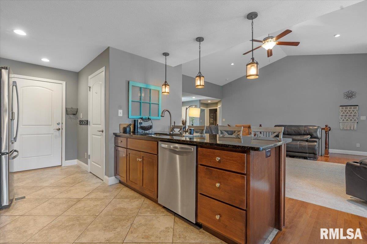 2704 Buckskin Trail Springfield, IL 62711 - Photo 10 of 40