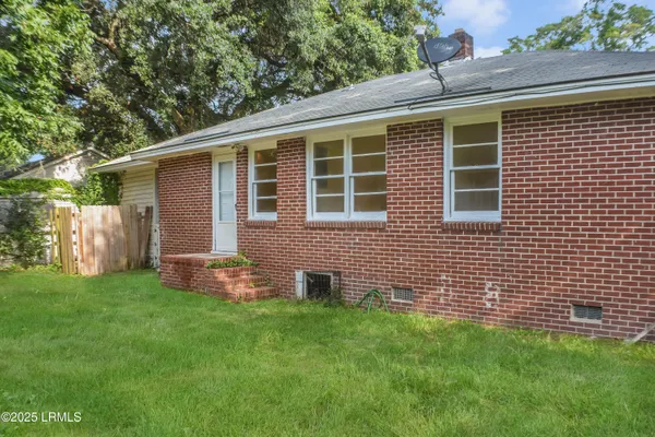 $1,295 | 2912 Third Street, Beaufort, SC 29902