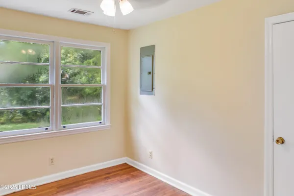 $1,295 | 2912 Third Street, Beaufort, SC 29902