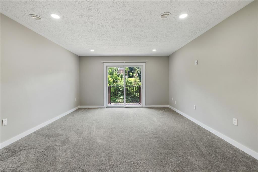 300 Gilkeson Road, Unit 10B Pittsburgh, PA 15228 - Photo 8 of 31