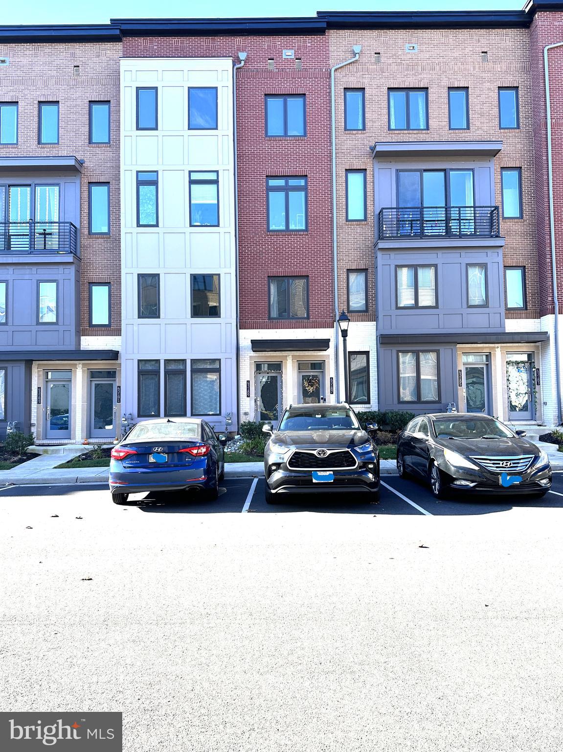 43189 Mongold Square Ashburn, VA 20148 - Photo 2 of 22 Exterior Front